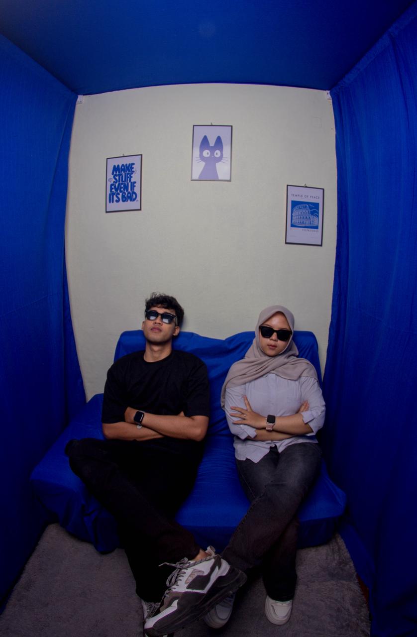 Potret duo di mini studio